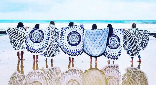 4 Popular Beach Towels for A Day Out to The Beach 4 Popular Beach Towels for A Day Out to The Beach