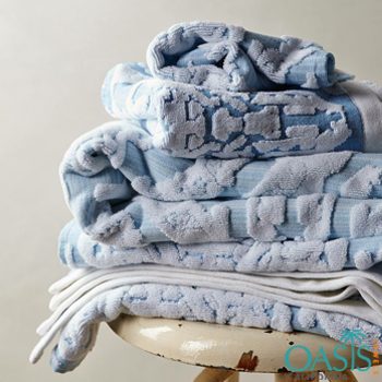 Wholesale Pearly Blue Self-Embossed Plush Bath Towels Manufacturer