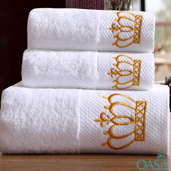 Wholesale Plain White Combed Effect Hotel Towels Manufacturer