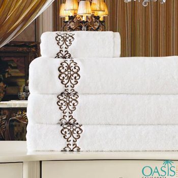 Wholesale Rich Paisley Print White Hotel Towel Manufacturer